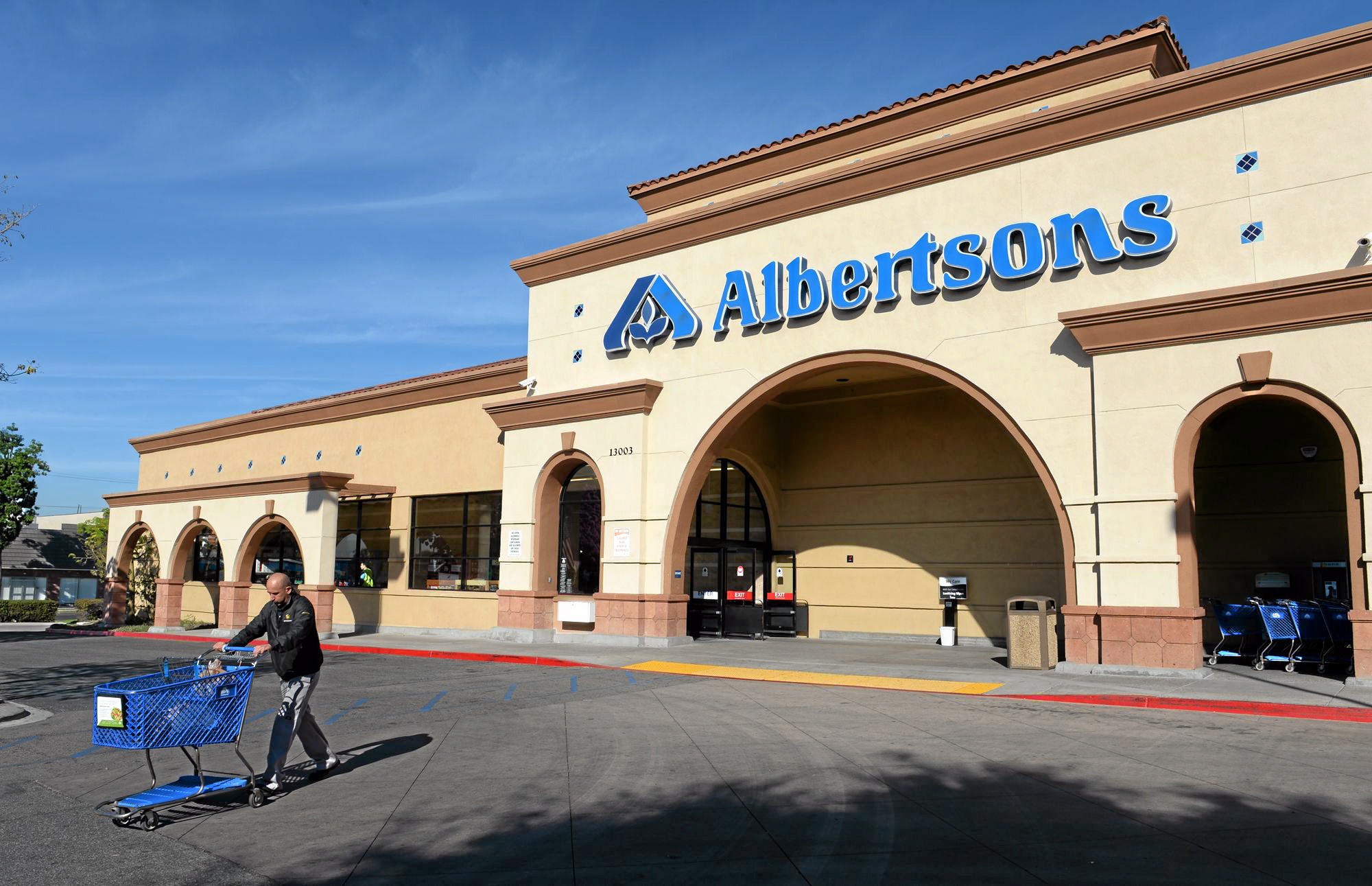 Albertsons Scraps In-House Delivery Service