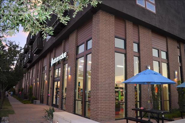 Convenience Retailer Brings Robot Delivery to Dallas